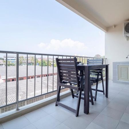 Oyo 829 Royal Thai Residence Pantai Jomtien Bagian luar foto