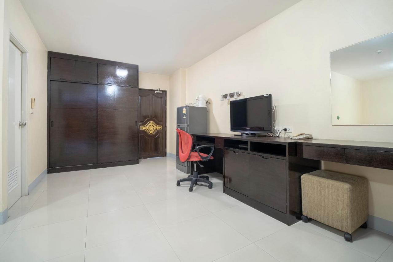 Oyo 829 Royal Thai Residence Pantai Jomtien Bagian luar foto