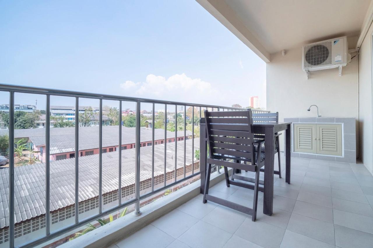 Oyo 829 Royal Thai Residence Pantai Jomtien Bagian luar foto