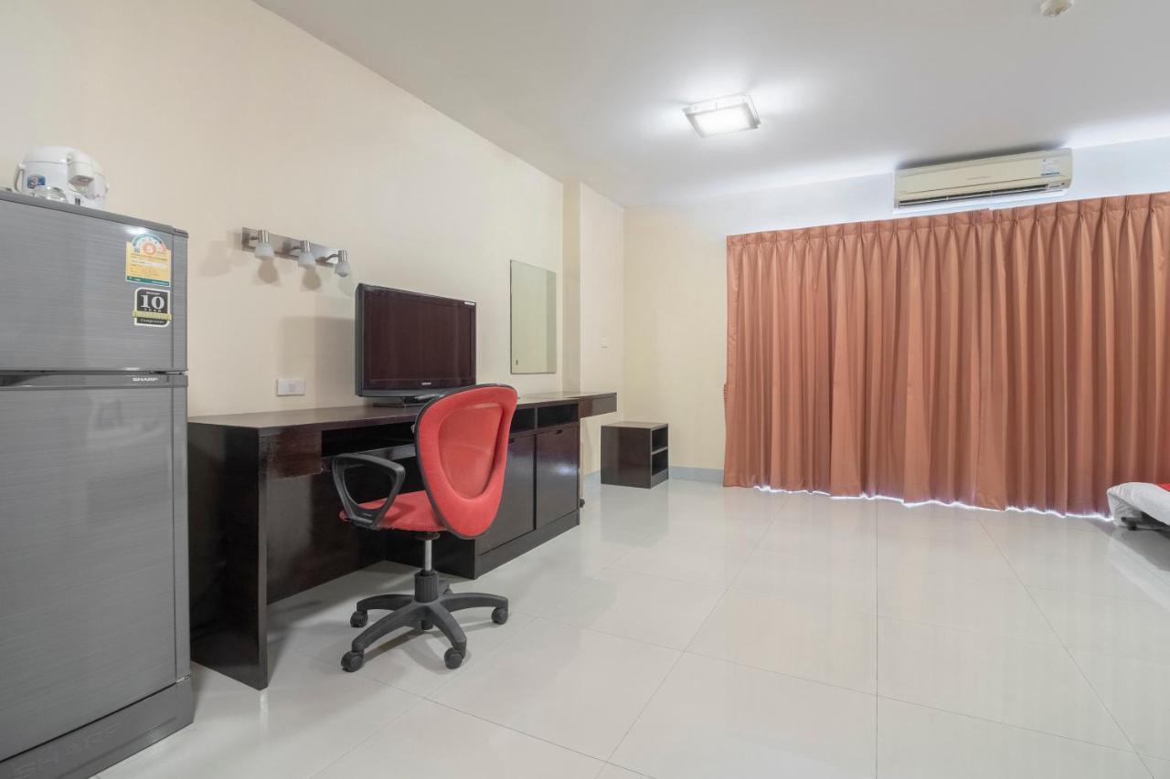 Oyo 829 Royal Thai Residence Pantai Jomtien Bagian luar foto