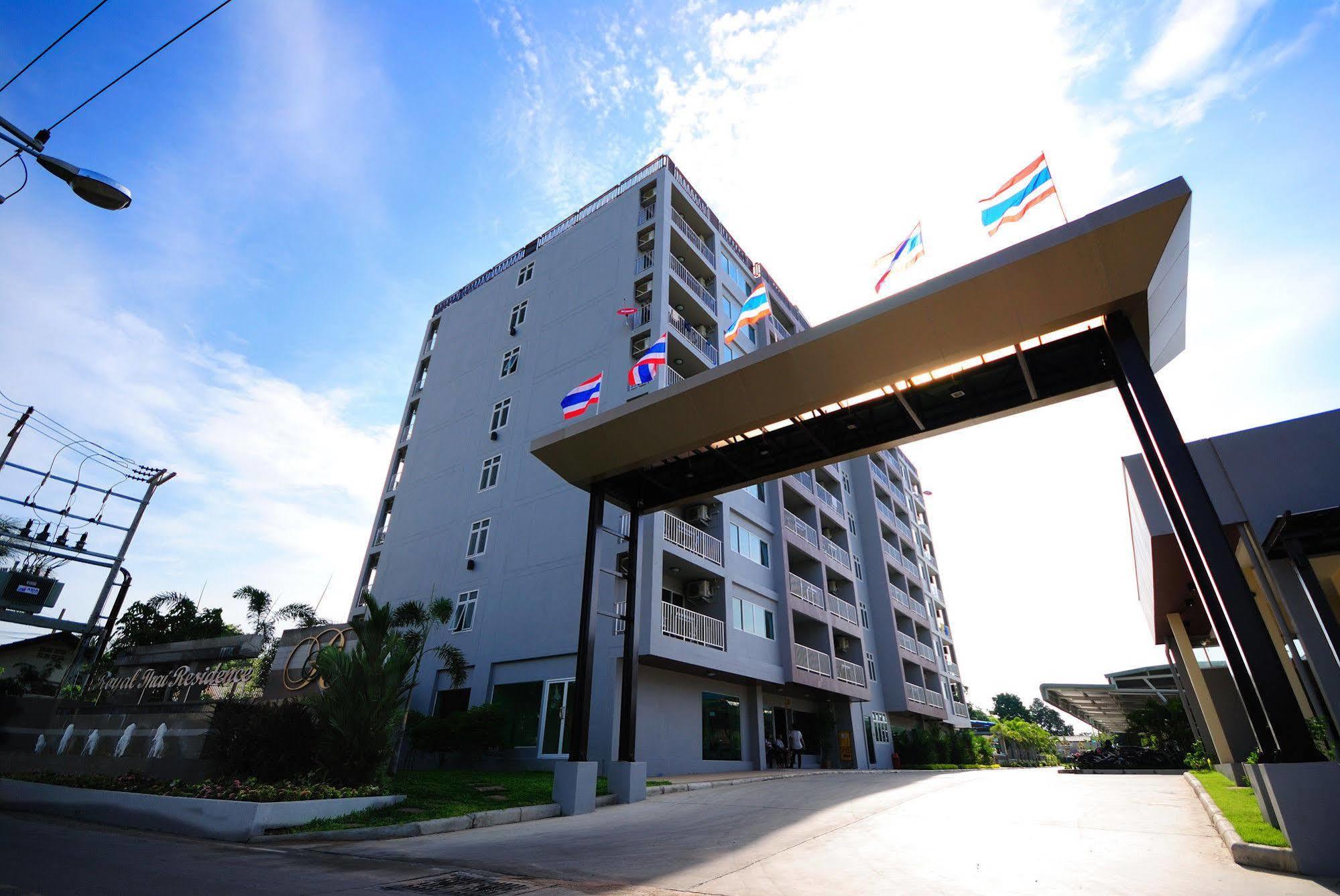 Oyo 829 Royal Thai Residence Pantai Jomtien Bagian luar foto