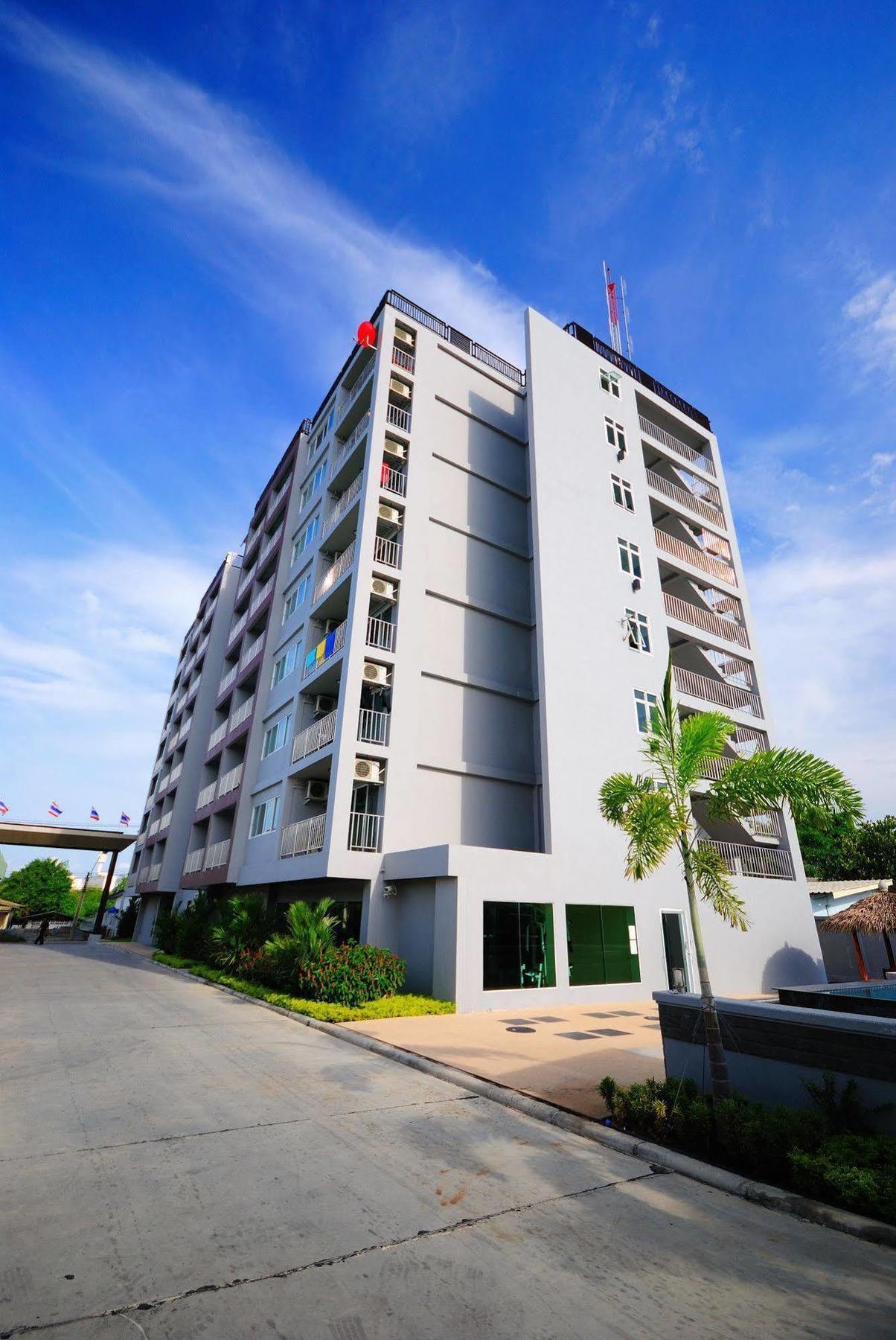 Oyo 829 Royal Thai Residence Pantai Jomtien Bagian luar foto