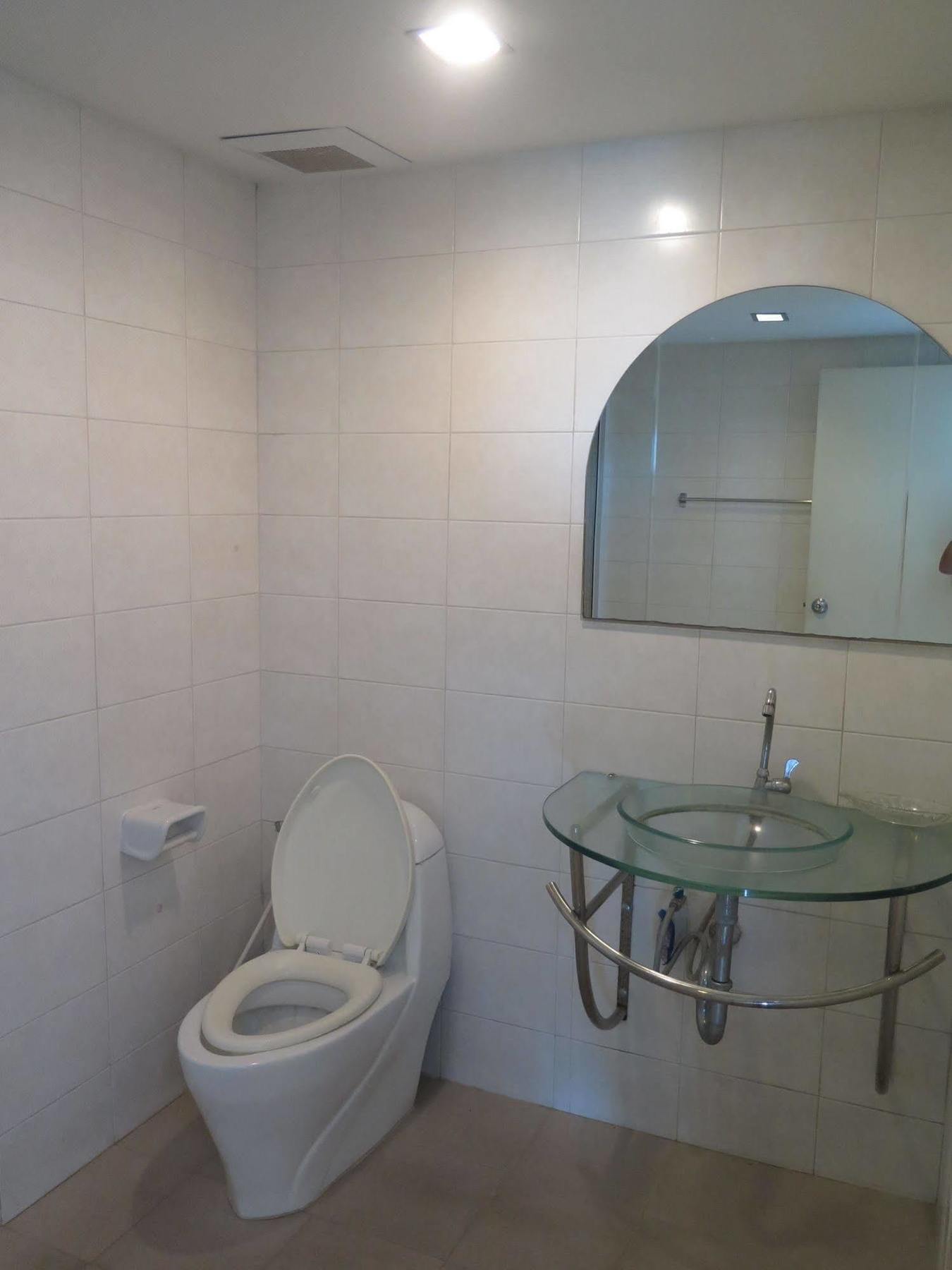 Oyo 829 Royal Thai Residence Pantai Jomtien Bagian luar foto