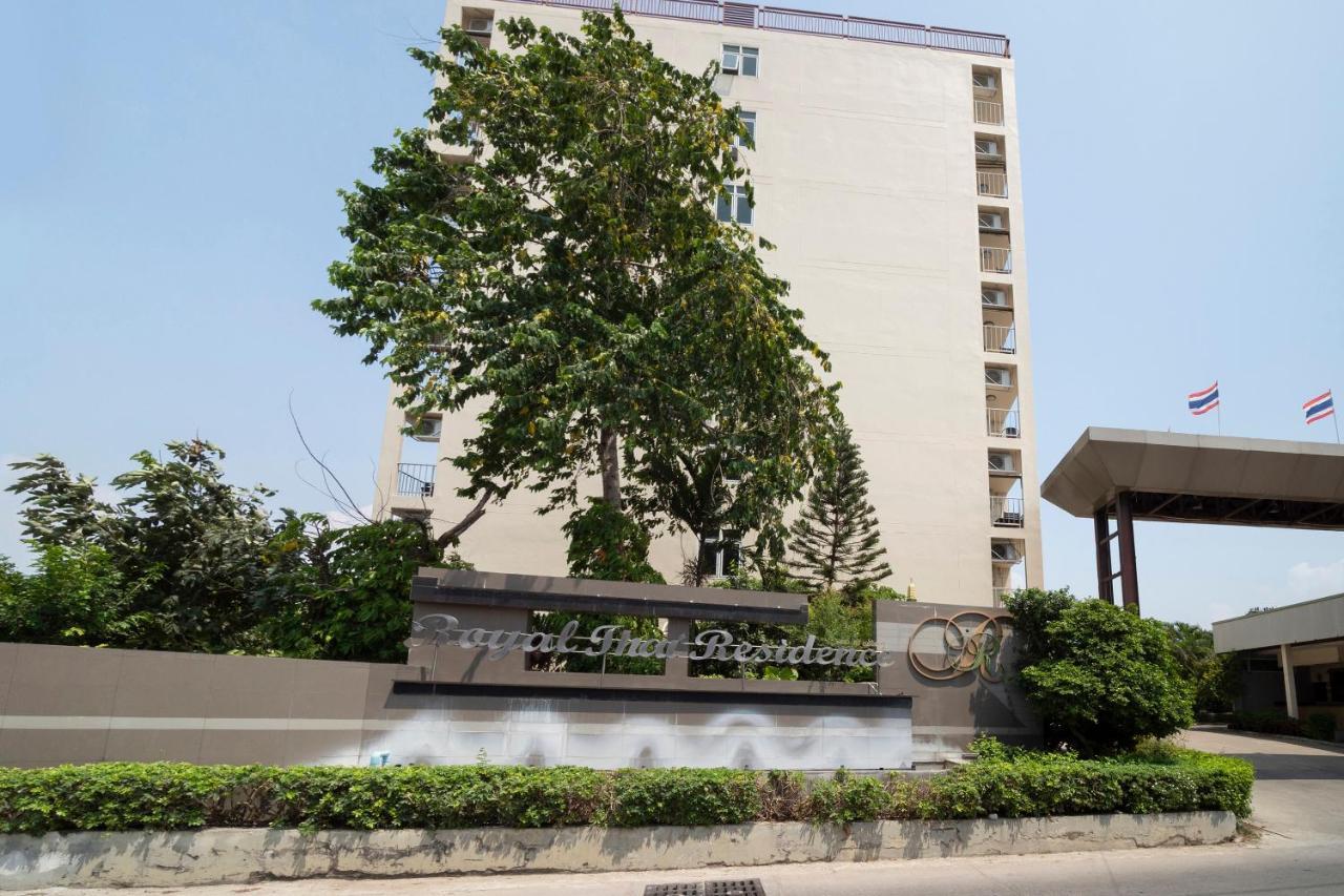 Oyo 829 Royal Thai Residence Pantai Jomtien Bagian luar foto