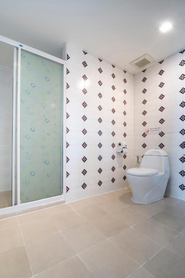 Oyo 829 Royal Thai Residence Pantai Jomtien Bagian luar foto