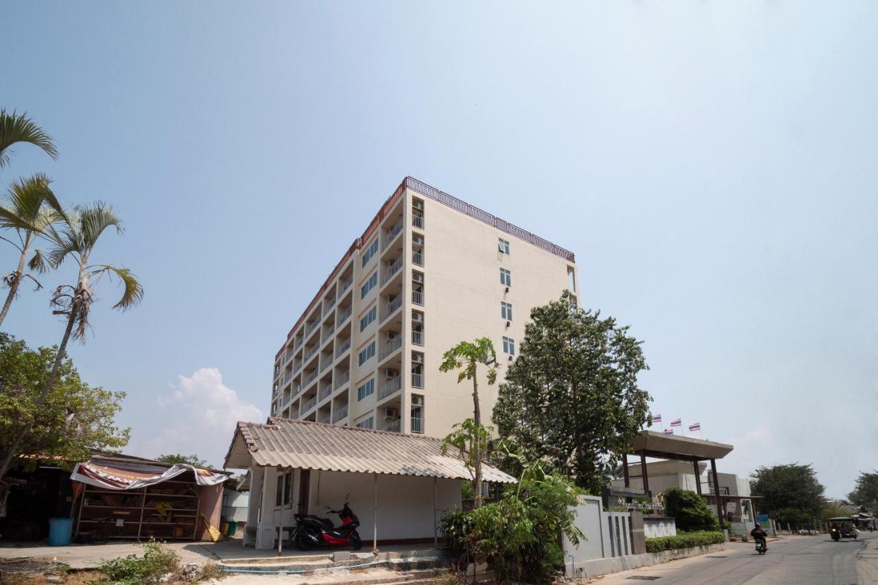 Oyo 829 Royal Thai Residence Pantai Jomtien Bagian luar foto