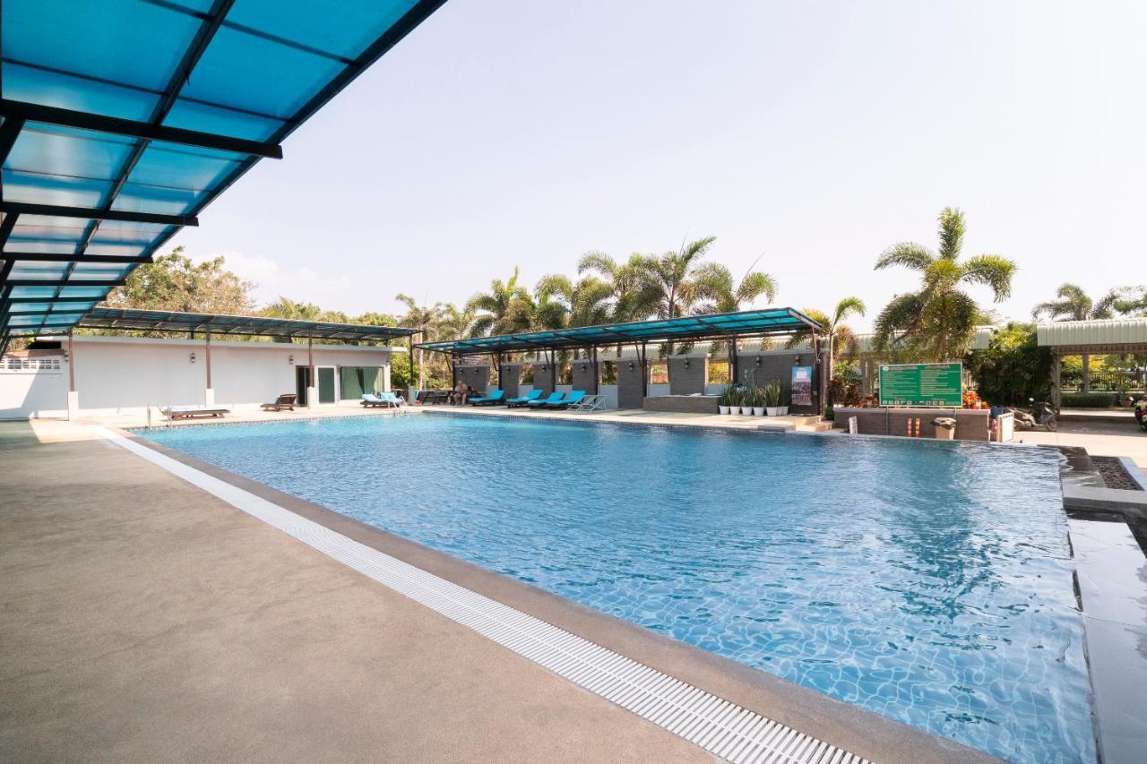 Oyo 829 Royal Thai Residence Pantai Jomtien Bagian luar foto