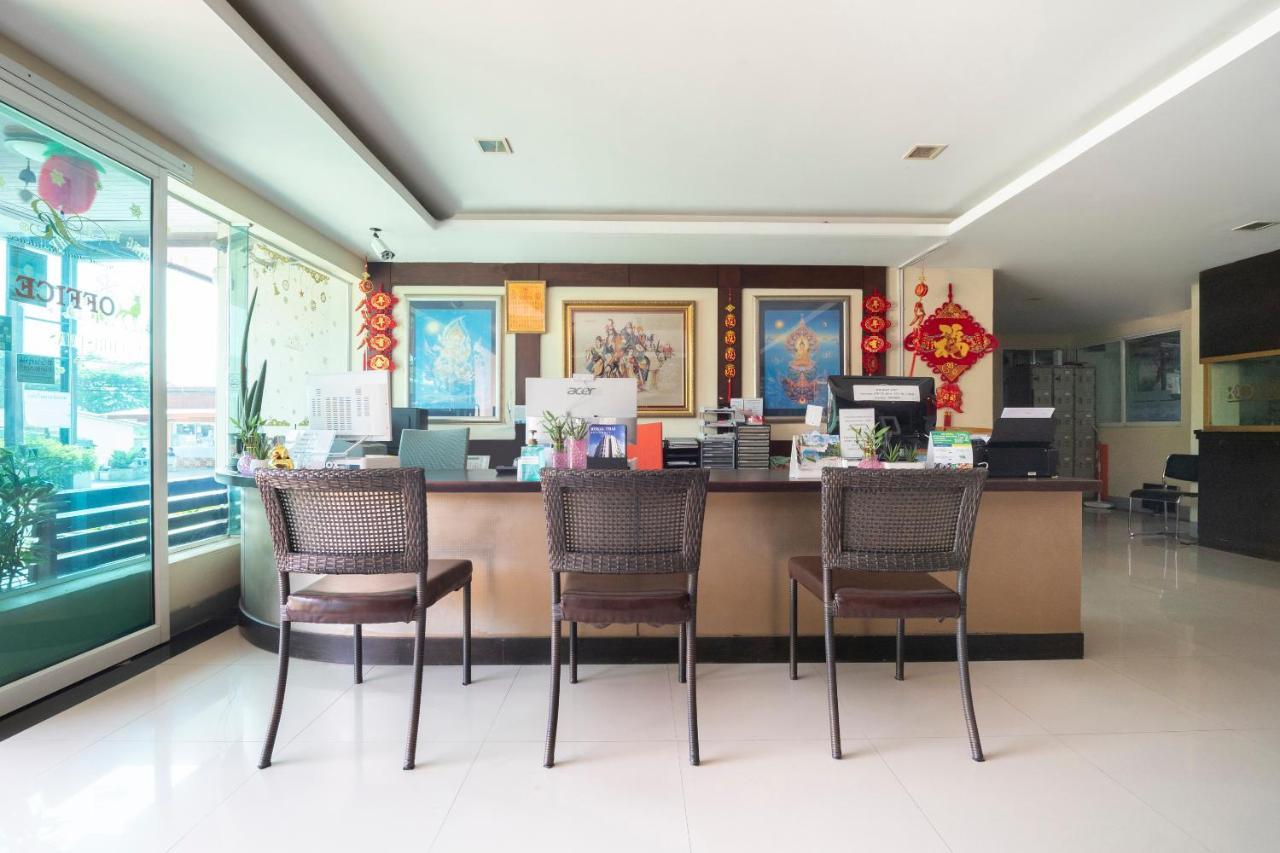 Oyo 829 Royal Thai Residence Pantai Jomtien Bagian luar foto